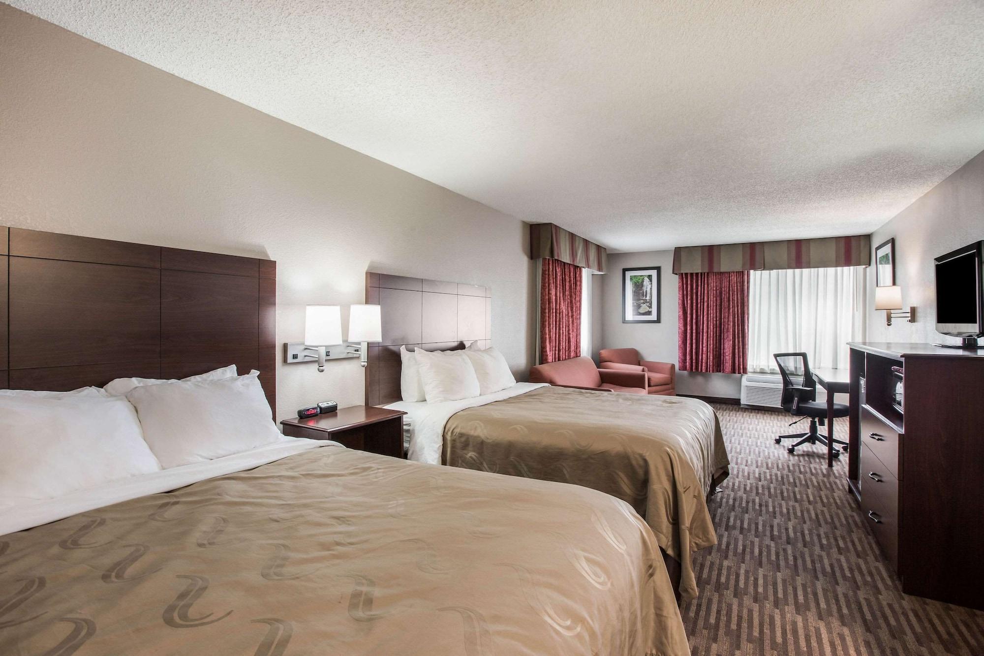 Quality Inn & Suites Lawrence - University Area Экстерьер фото