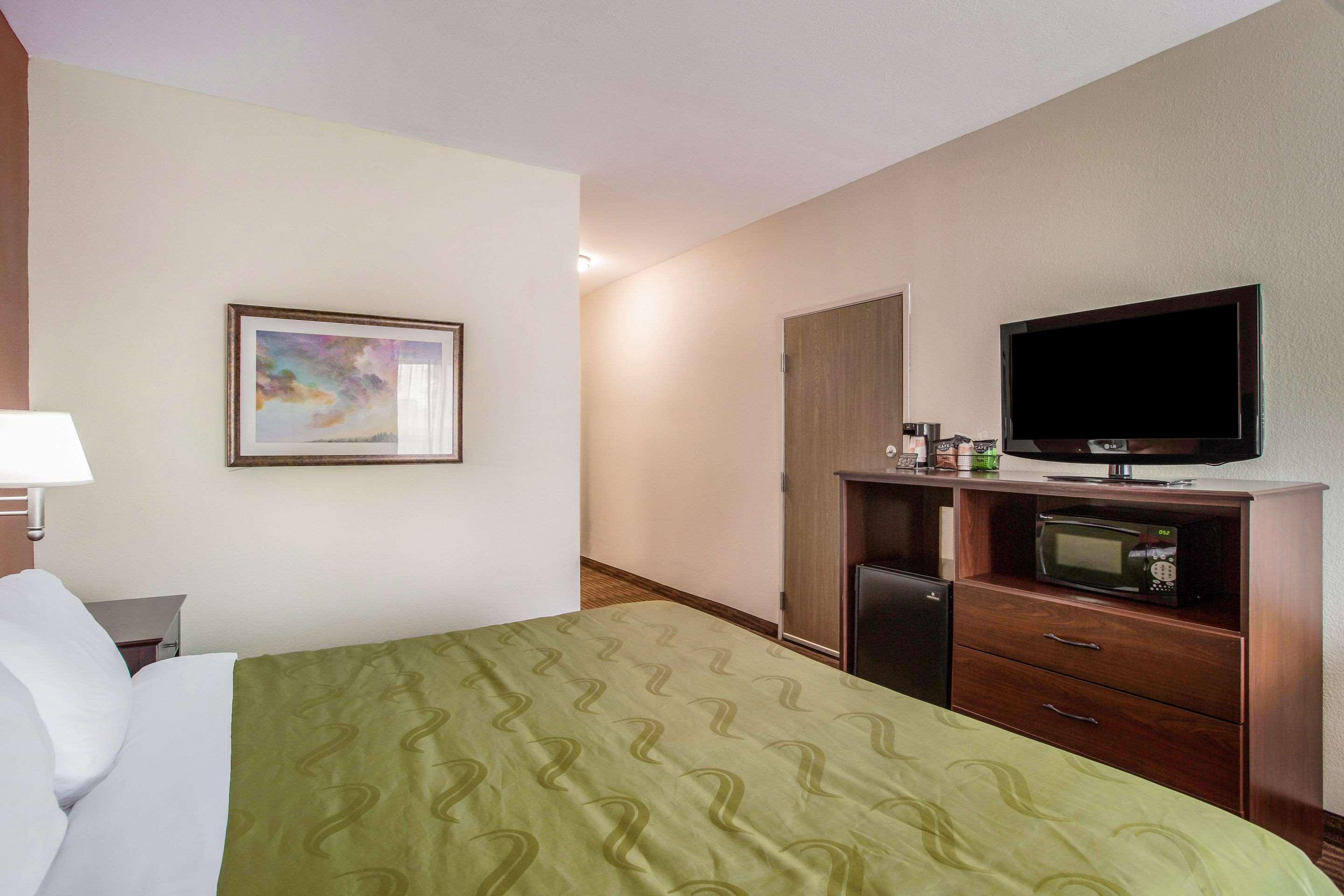 Quality Inn & Suites Lawrence - University Area Экстерьер фото