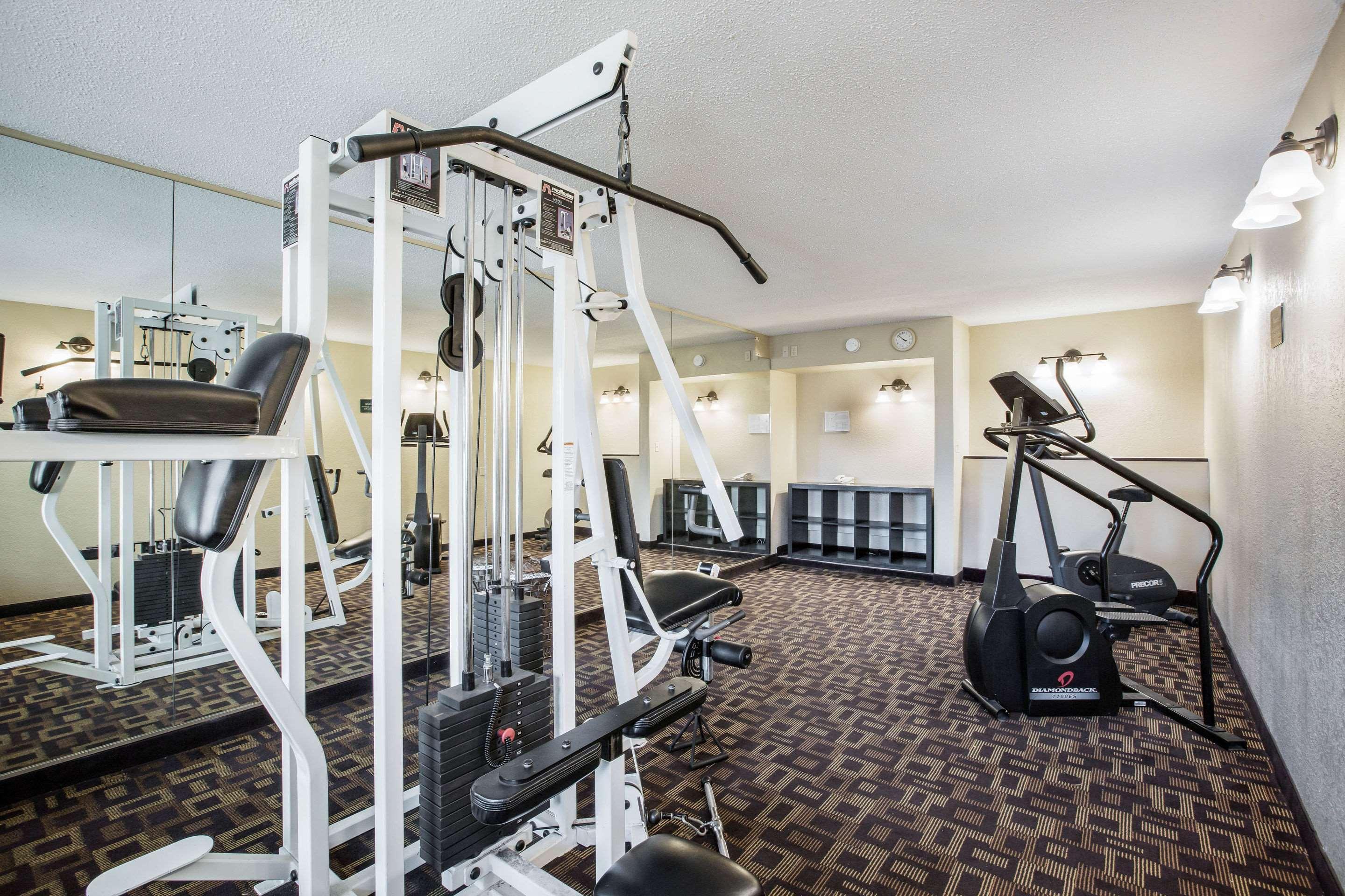 Quality Inn & Suites Lawrence - University Area Экстерьер фото