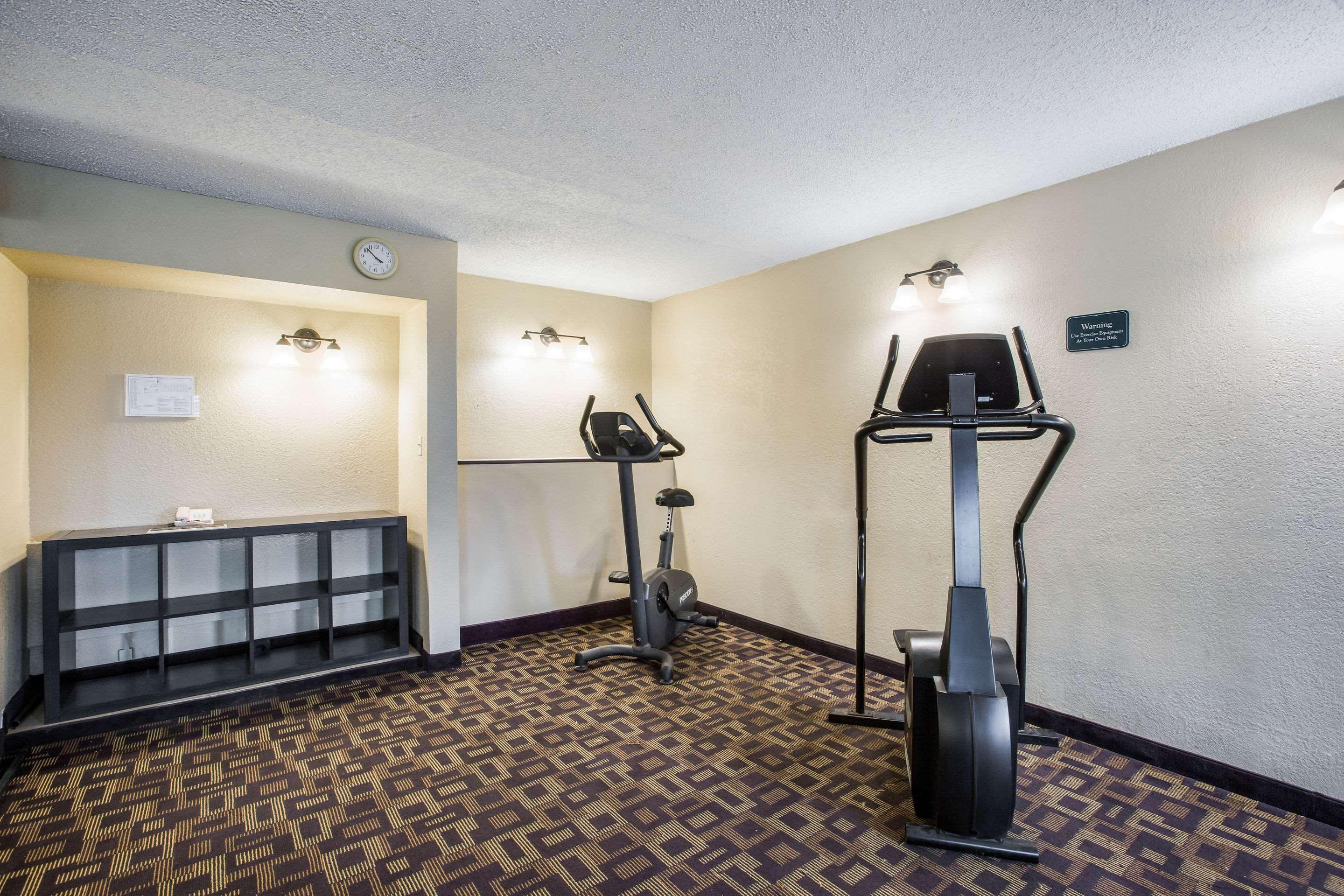 Quality Inn & Suites Lawrence - University Area Экстерьер фото