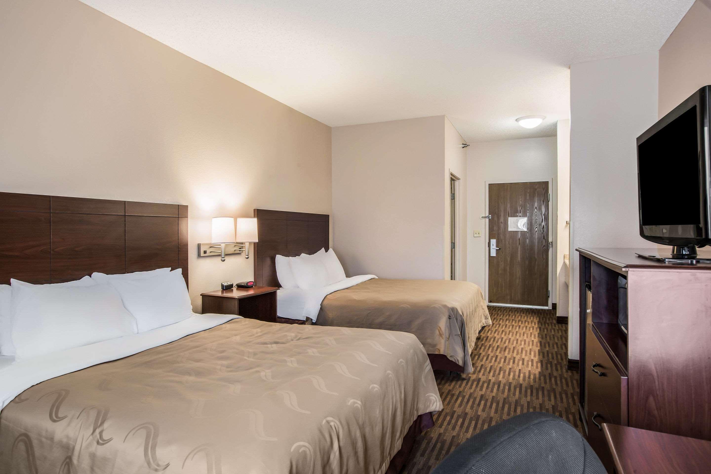 Quality Inn & Suites Lawrence - University Area Экстерьер фото