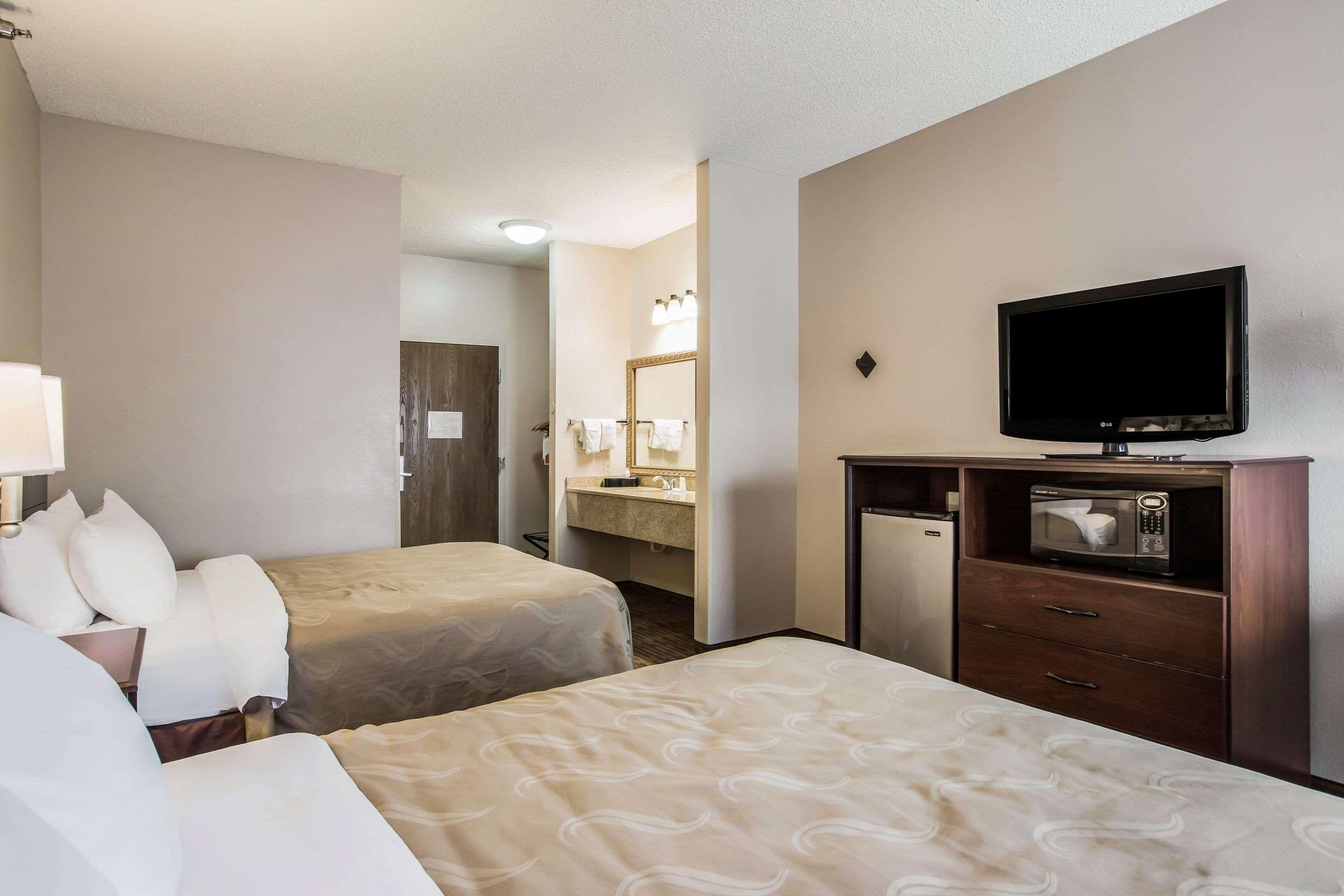 Quality Inn & Suites Lawrence - University Area Экстерьер фото