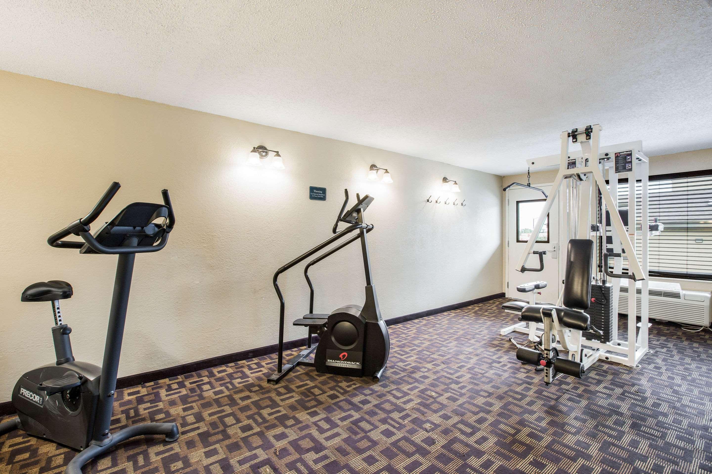 Quality Inn & Suites Lawrence - University Area Экстерьер фото