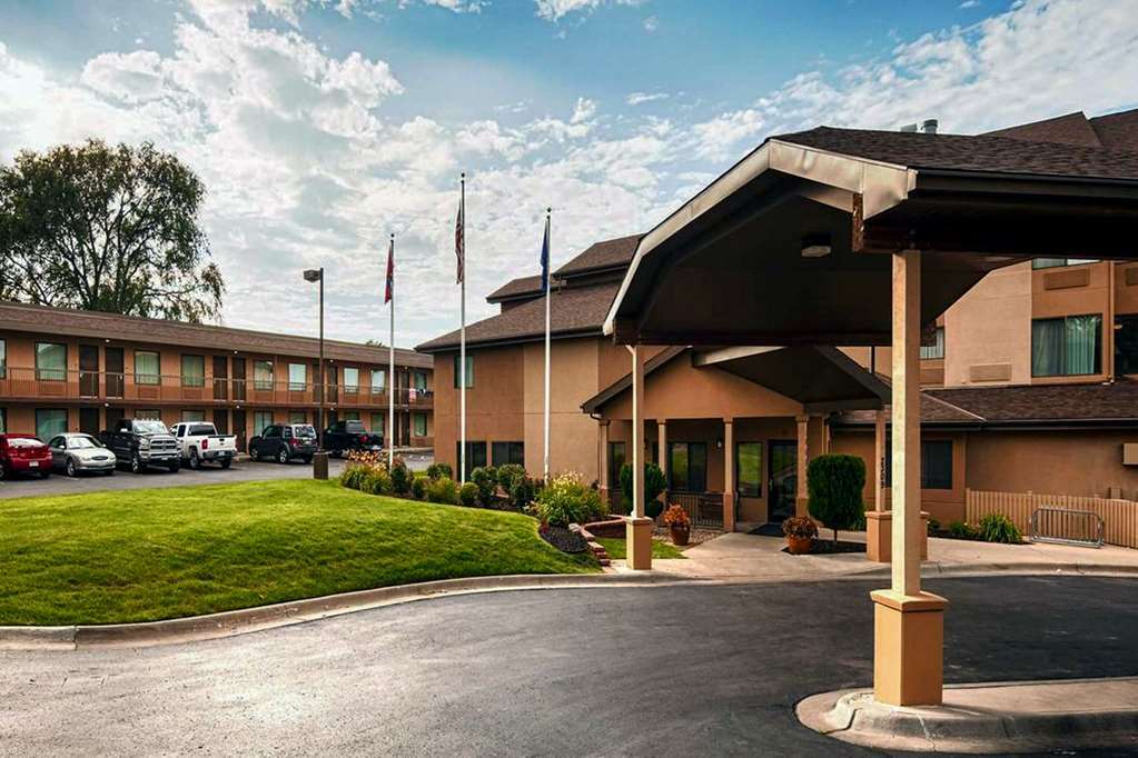 Quality Inn & Suites Lawrence - University Area Экстерьер фото