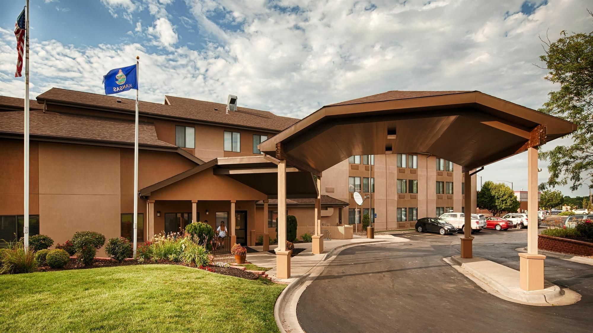 Quality Inn & Suites Lawrence - University Area Экстерьер фото